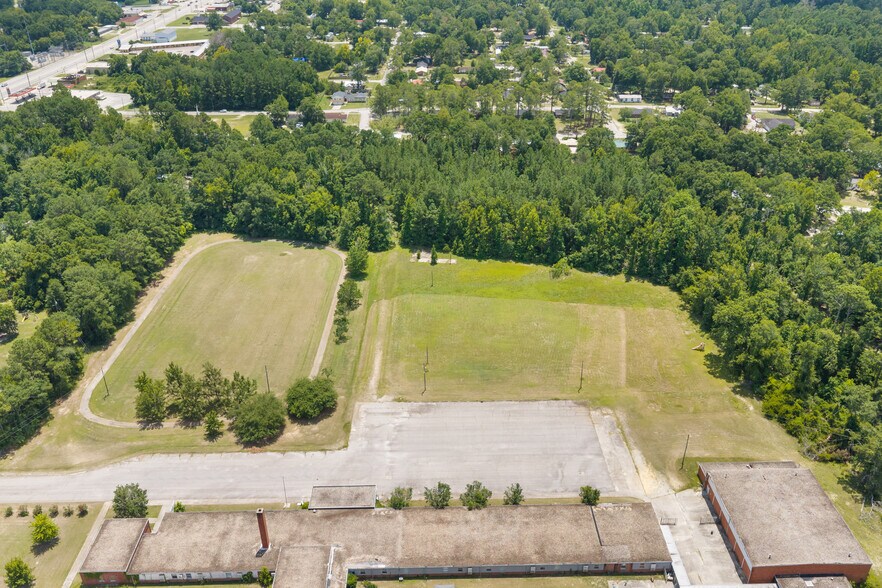 More Photos Of 220 Landrum Dr, Millen Schools For Sale