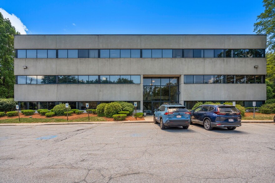 More Photos Of 526 Main St, Acton Office For Lease