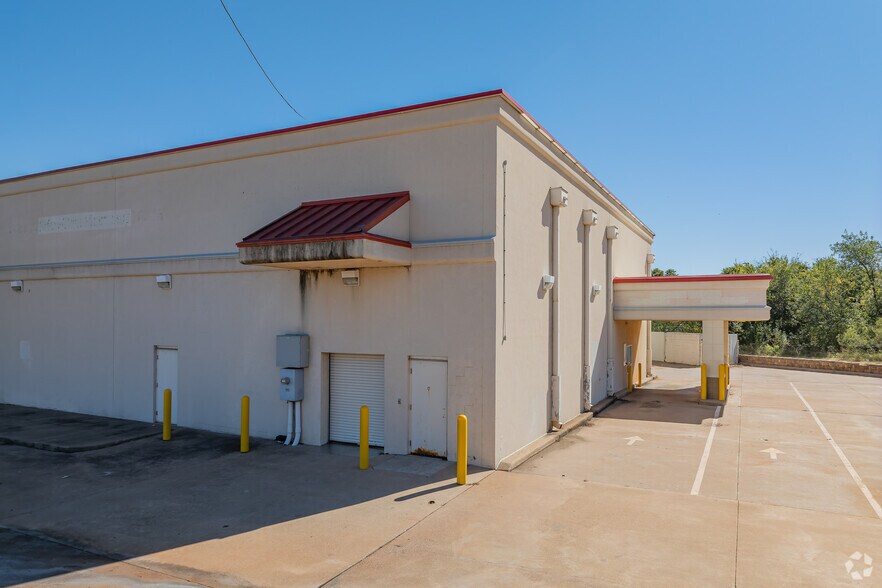 More Photos Of 3201 Seymour Hwy, Wichita Falls Drugstore For Lease