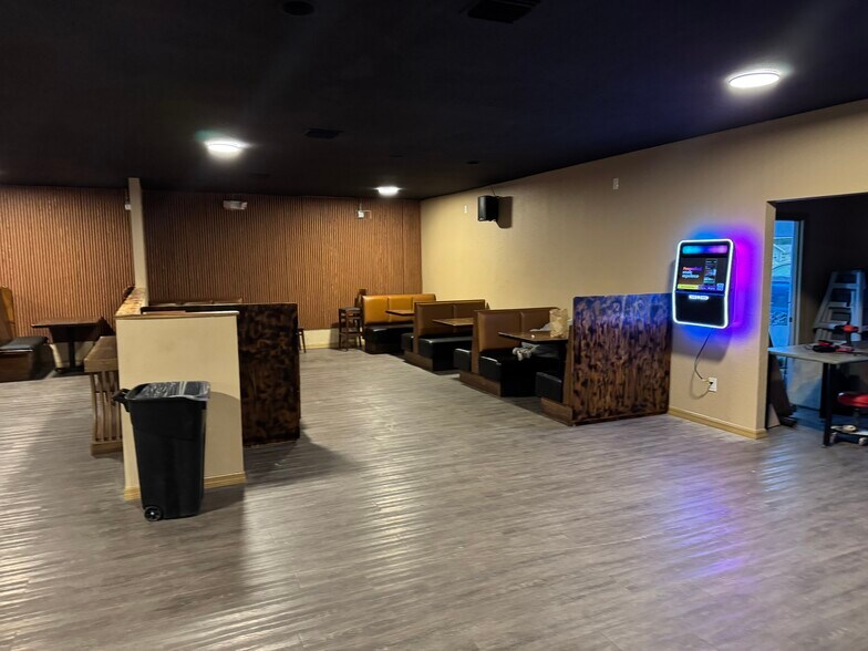 More Photos Of 1700 34th St S, Saint Petersburg Loft Creative Space For Lease