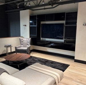 More Photos Of 2800 N Niagara Ln, Plymouth Manufacturing For Sale