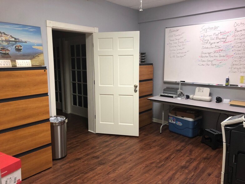 More Photos Of 14339 Torrey Chase Blvd, Houston Loft Creative Space For Sale