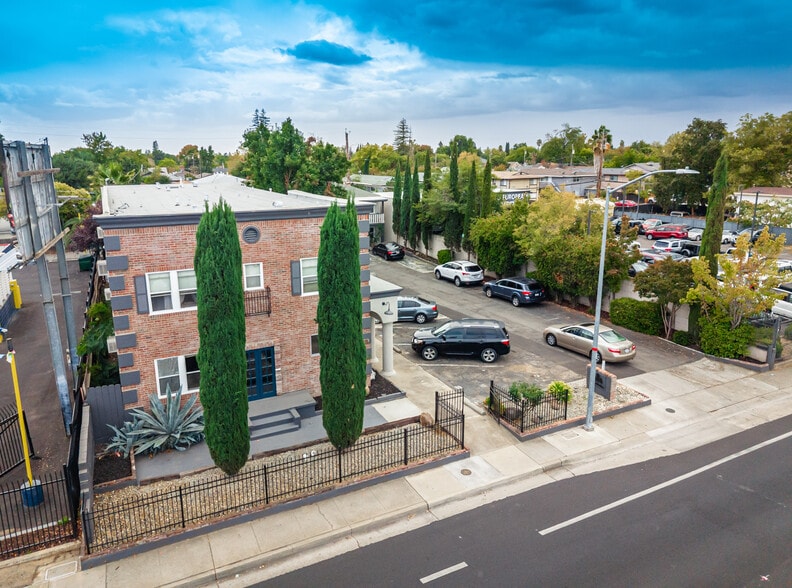 More Photos Of 2226-2230 Sutterville Rd, Sacramento Apartments For Sale