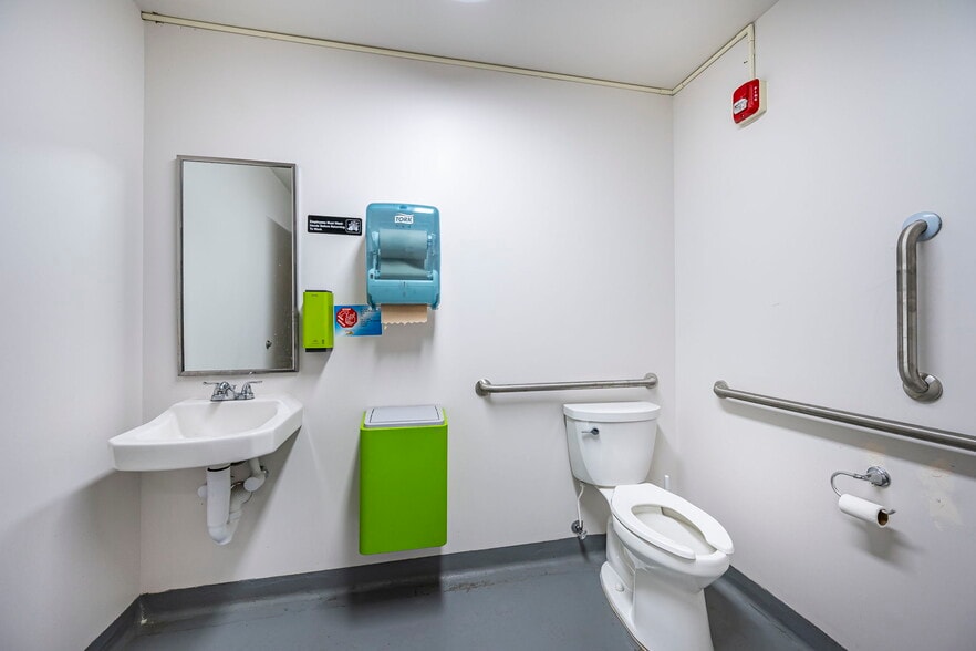 More Photos Of 1508 Brook Rd, Richmond Refrigeration Cold Storage For Sale