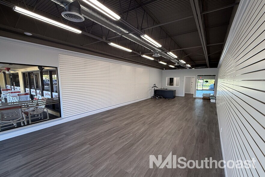 More Photos Of 3800 SE Dixie Hwy, Stuart Unknown For Lease