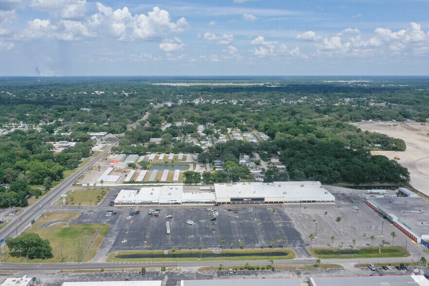 More Photos Of 4810-4930 S Allen Rd, Zephyrhills Freestanding For Lease