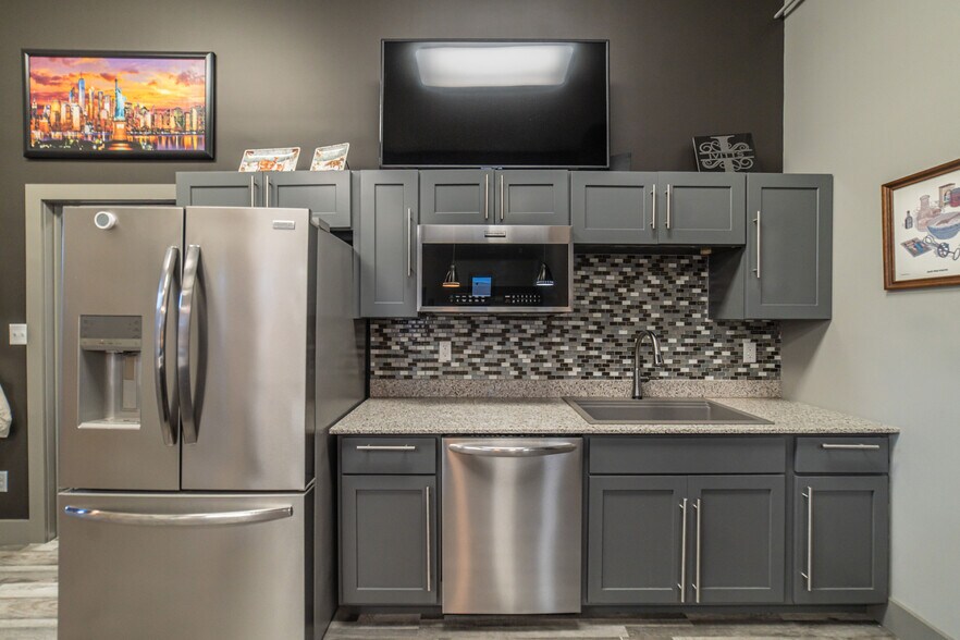 More Photos Of 333 N 9th St, Paducah Storefront Retail Residential For Sale