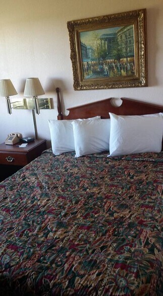 More Photos Of 1490 E US Highway 36, Urbana Hotel For Sale