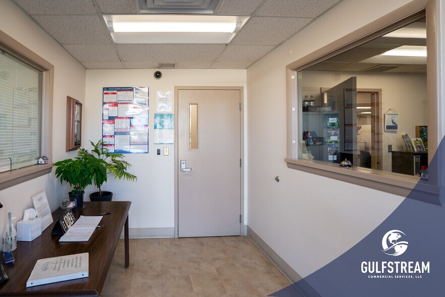 More Photos Of 5630 Airline Rd, Henderson Manufacturing For Lease