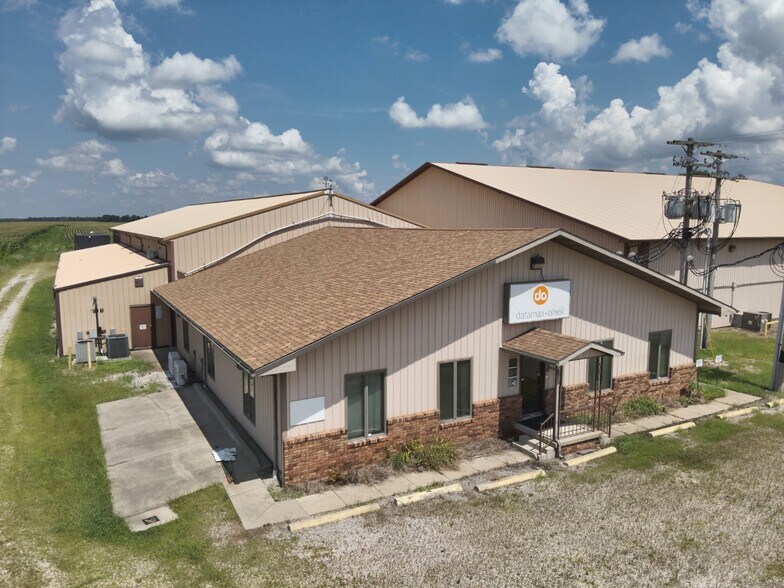 More Photos Of 7656 E 700th Ave, Robinson Manufacturing For Lease