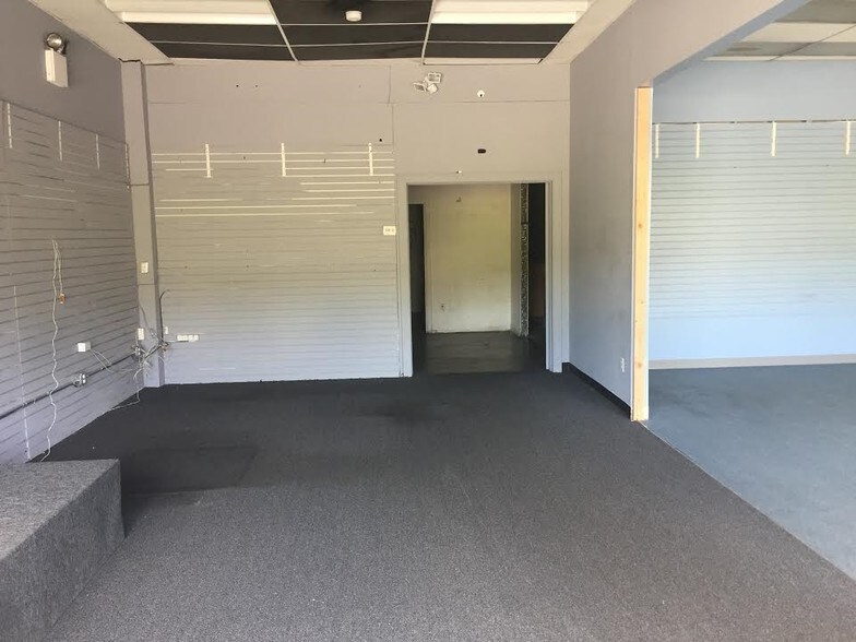 More Photos Of 670 Central Park Ave, Yonkers Storefront Retail Office For Lease