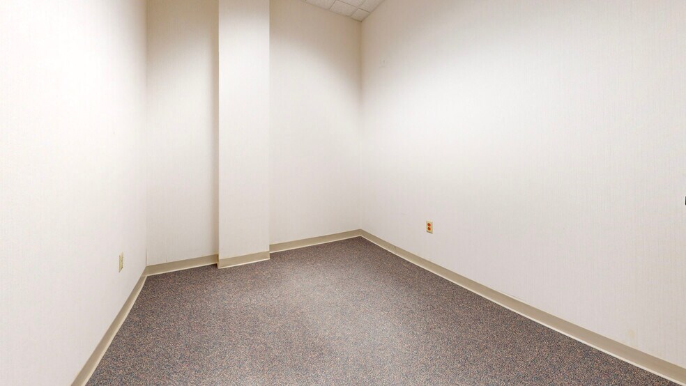 More Photos Of 2228-2230 Sunset Blvd, Steubenville Office For Lease