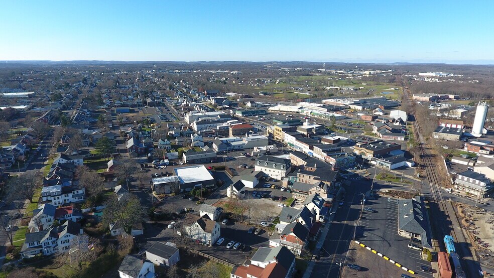 More Photos Of 200 Apple St, Quakertown Medical For Lease