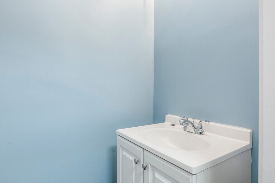 More Photos Of 3044 Breckenridge Ln, Louisville Office Residential For Sale