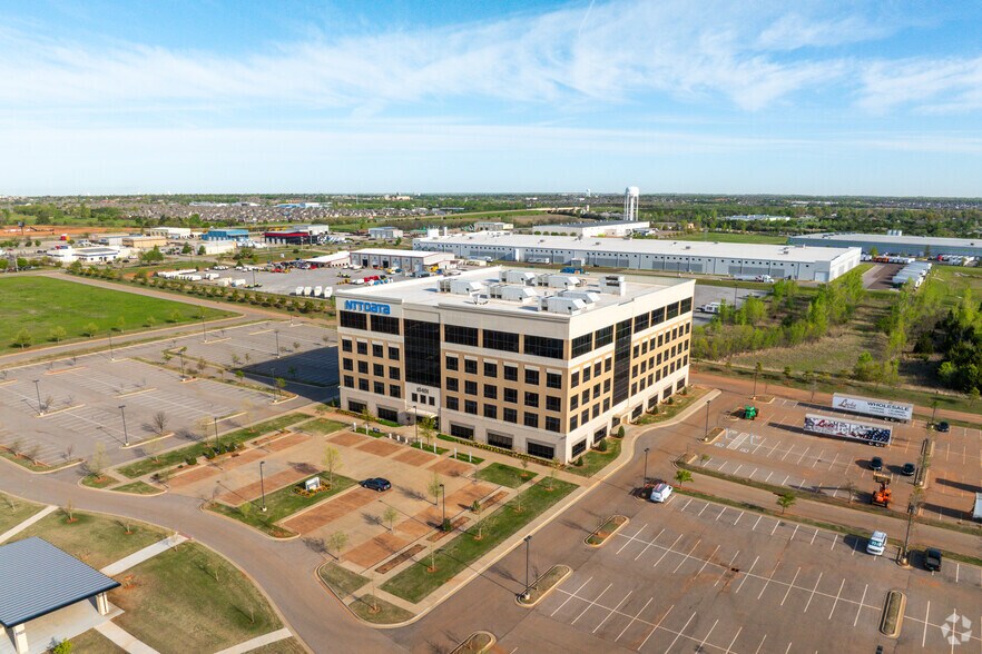 More Photos Of 10401 W Reno Ave, Oklahoma City Office For Lease