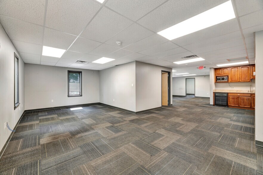 More Photos Of 1000 1st State Blvd, Wilmington Warehouse For Lease