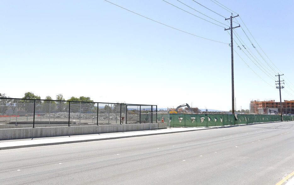 More Photos Of 730-750 E Capitol Ave, Milpitas Apartments For Lease