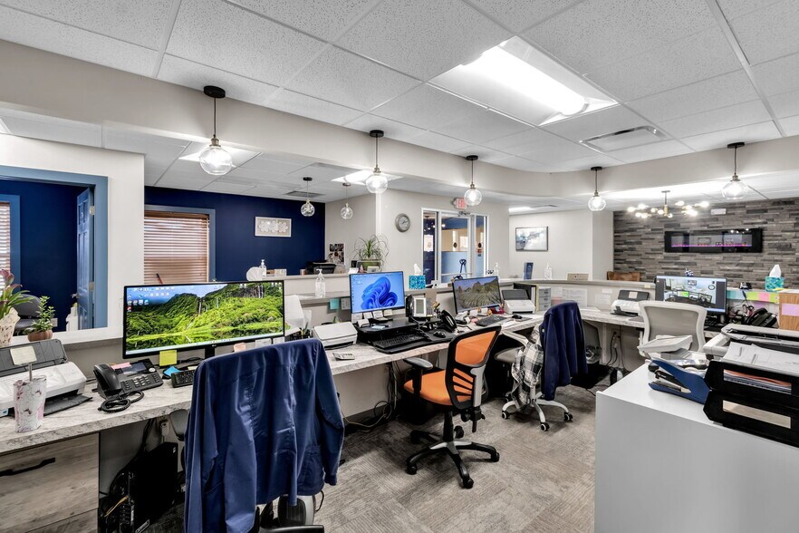 More Photos Of 4233-4227 Maple Rd, Buffalo Medical For Sale