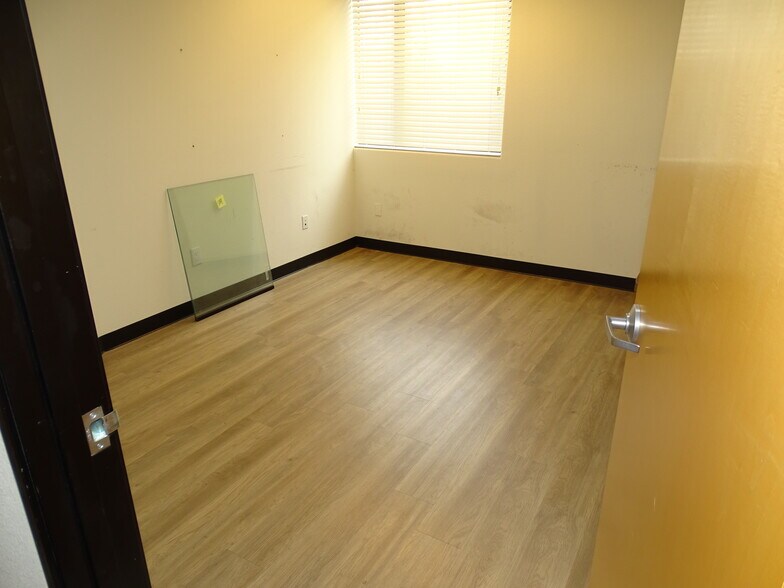 More Photos Of 750 Coronado Center Dr, Henderson Medical For Lease