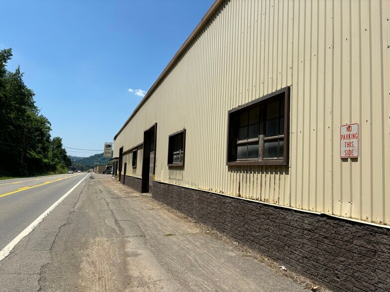 More Photos Of 239 River Rd, Warwood Warehouse For Sale