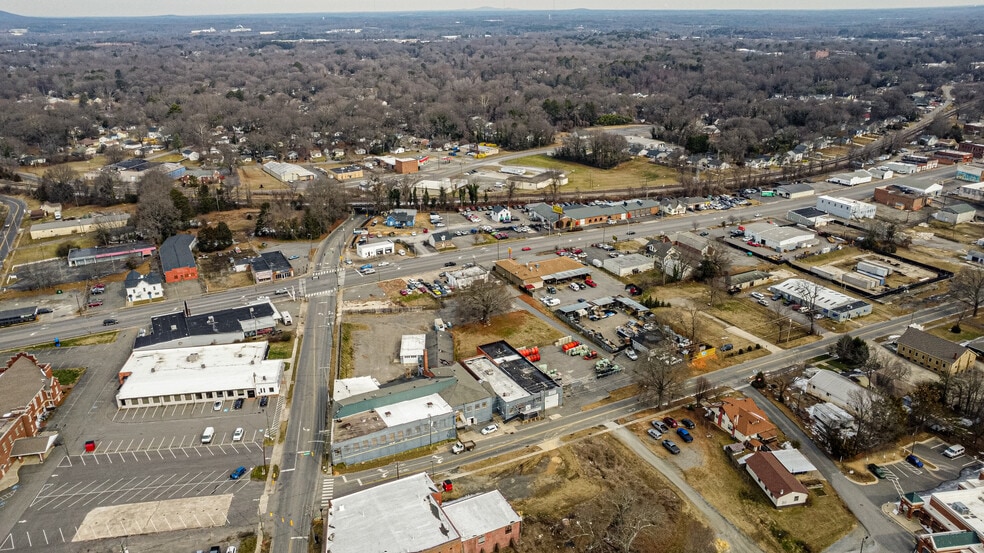 More Photos Of 226 S Linwood Rd, Gastonia Warehouse For Sale