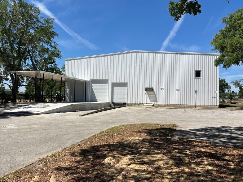 More Photos Of 3445 SW 6th St, Ocala Manufacturing For Lease