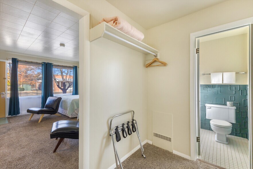 More Photos Of 1354 S 2nd St, Raton Hotel For Sale
