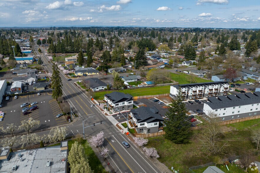 More Photos Of 3910-3940 Cherry Ave NE, Keizer Storefront Retail Office For Lease