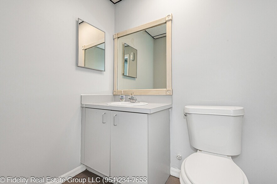 More Photos Of 3650 Coral Ridge Dr, Coral Springs Light Manufacturing For Sale