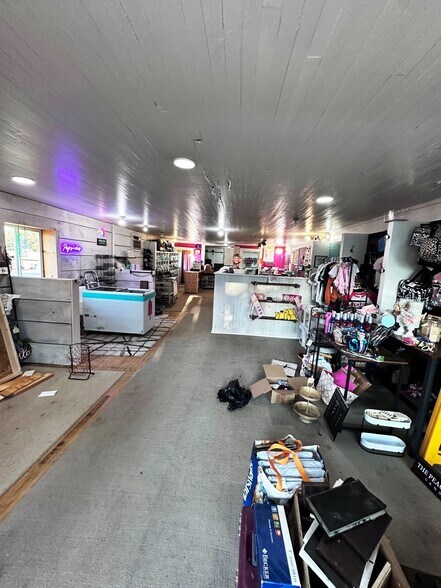 More Photos Of 40 Court Sq, Ashland Restaurant For Sale