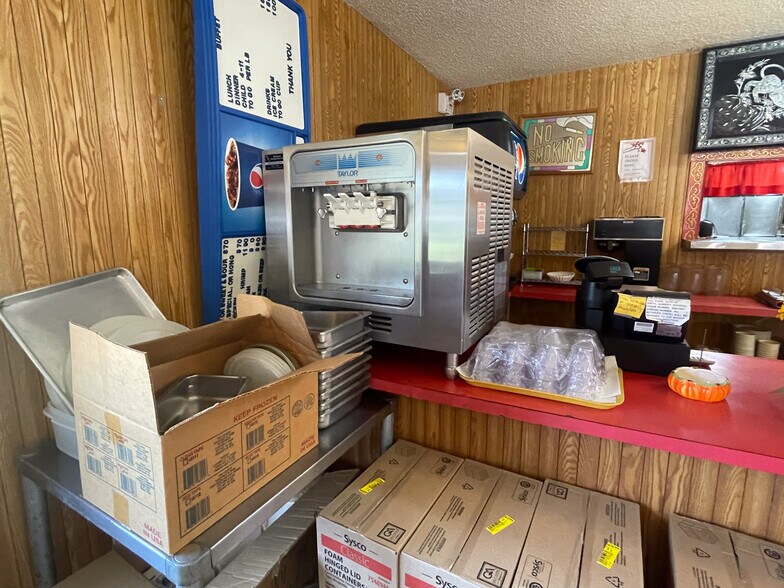 More Photos Of 924 N Main St, Mountain Grove Restaurant For Sale