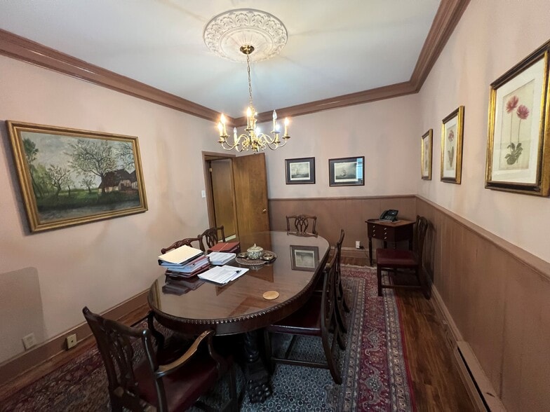 More Photos Of 25 W Courtland St, Bel Air Office For Lease