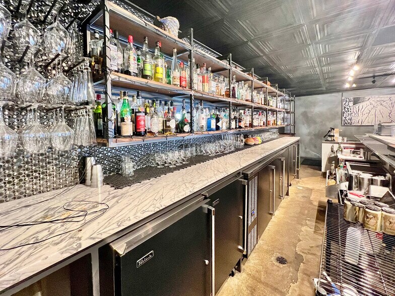 More Photos Of 1609-1625 Westheimer Rd, Houston Restaurant For Lease