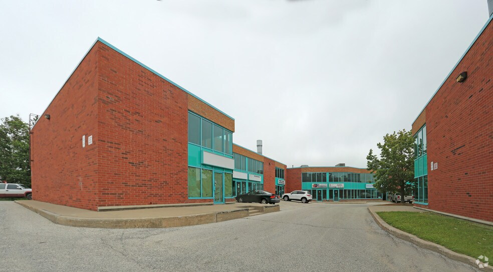 More Photos Of 122 Saunders Rd, Barrie Warehouse For Lease