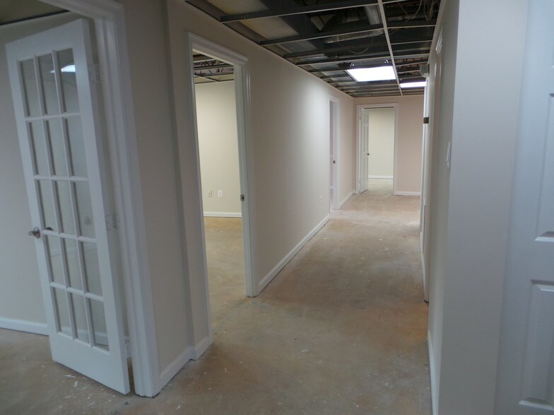 More Photos Of 7369 McWhorter Pl, Annandale Office For Sale