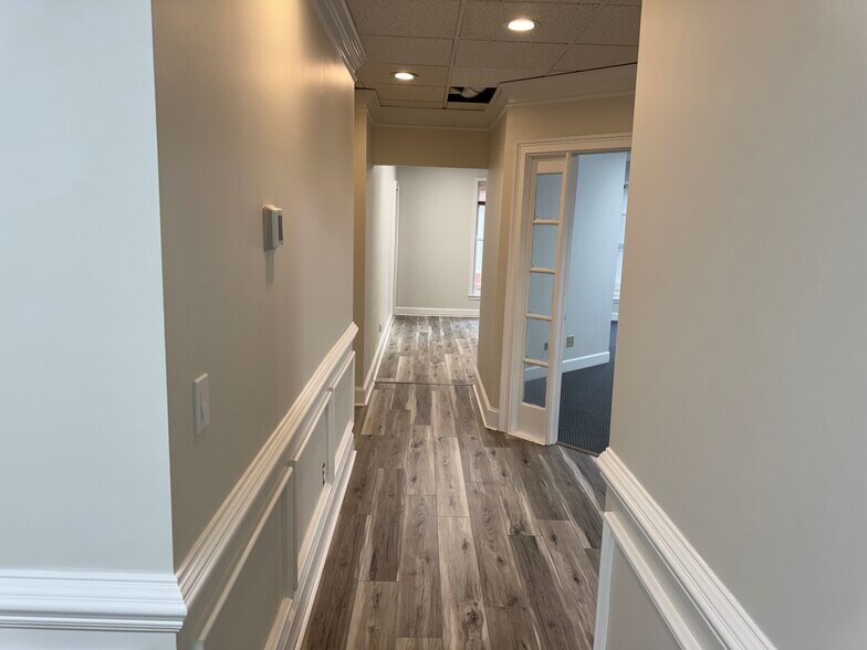 More Photos Of 151 Village Pky NE, Marietta Office Residential For Lease