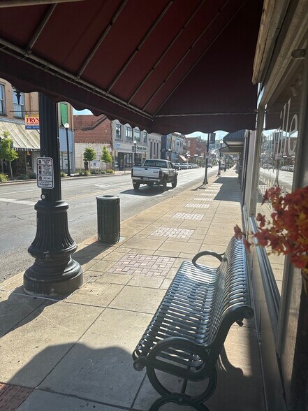 More Photos Of 186 Main St, Greenville Storefront Retail Office For Lease