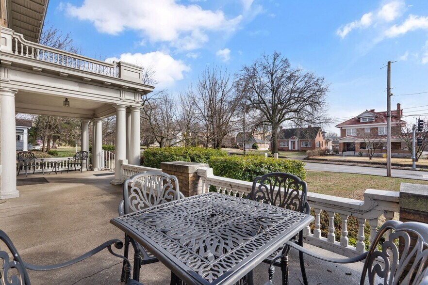 More Photos Of 1201 E Walnut St, Springfield Loft Creative Space For Sale