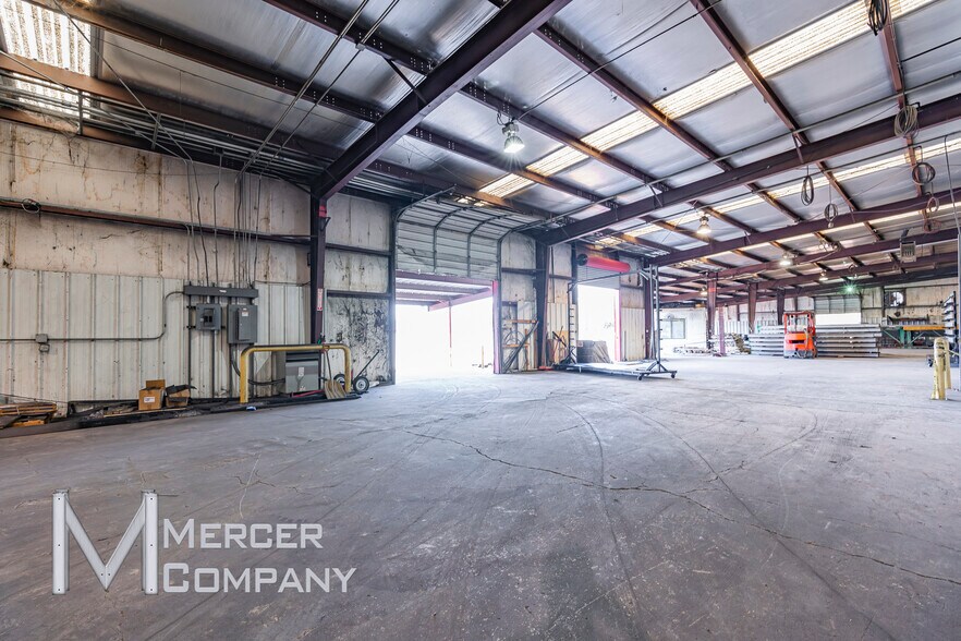 More Photos Of 4939-4959 Rendon Rd, Fort Worth Warehouse For Sale