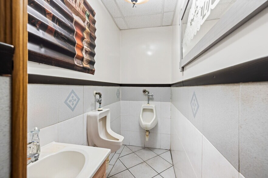 More Photos Of 1000 W State St, Coal Township Restaurant For Sale