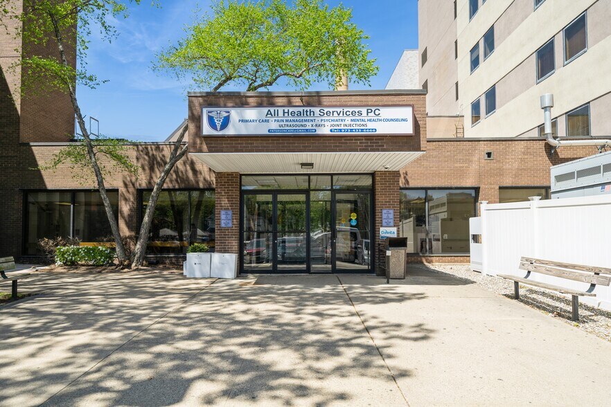 More Photos Of 680 Broadway, Paterson Hospital For Lease