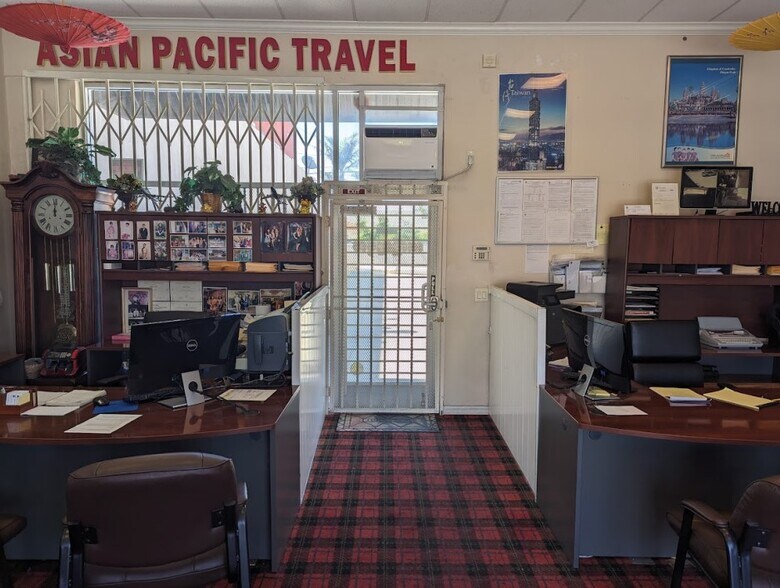 More Photos Of 1073 E Anaheim St, Long Beach Freestanding For Sale