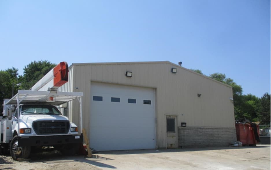 Primary Photo Of 8535 Madison St, Omaha Warehouse For Sale