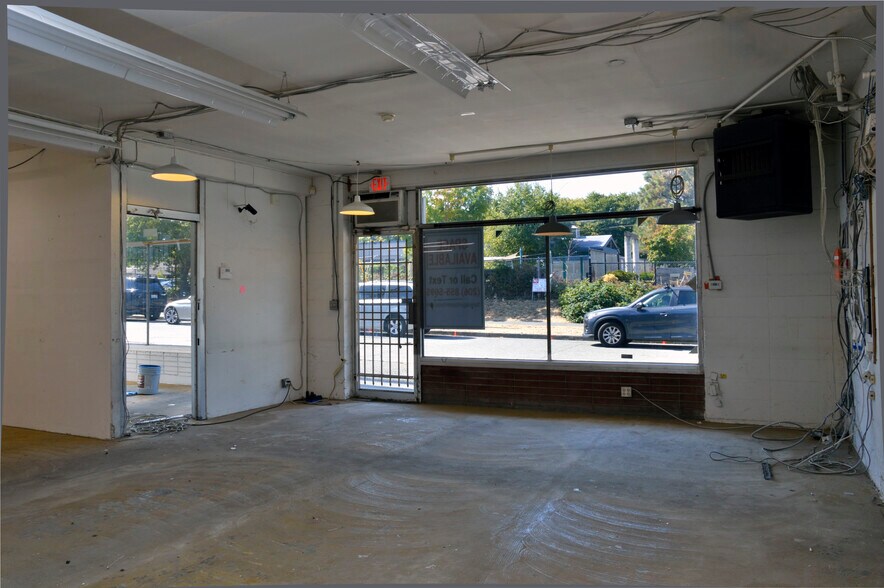 More Photos Of 4850 37th Ave S, Seattle Freestanding For Lease