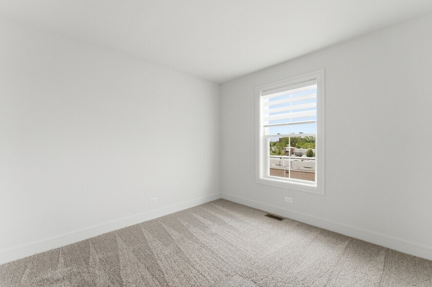 More Photos Of 214 N Walnut St, Bensenville Apartments For Sale