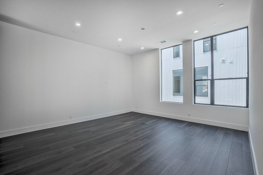 More Photos Of 4322 Roseland Ave, Dallas Apartments For Sale