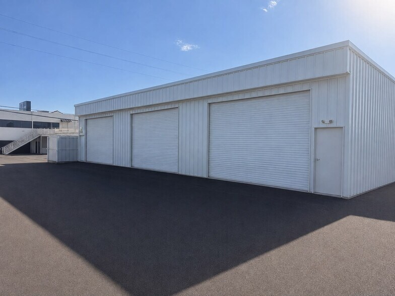 More Photos Of 5610 Southwest Fwy, Houston Industrial For Lease