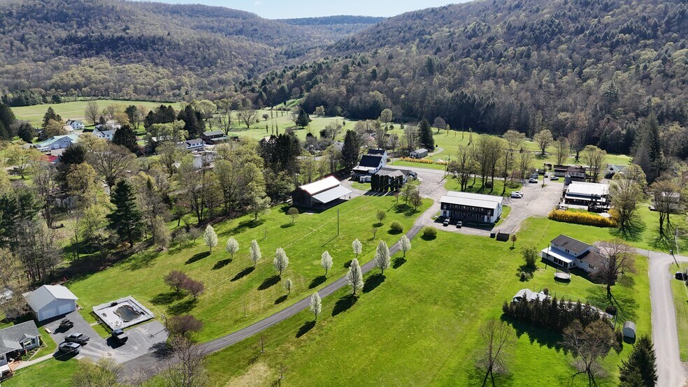 More Photos Of 159 Rockland Rd, Roscoe Hotel For Sale