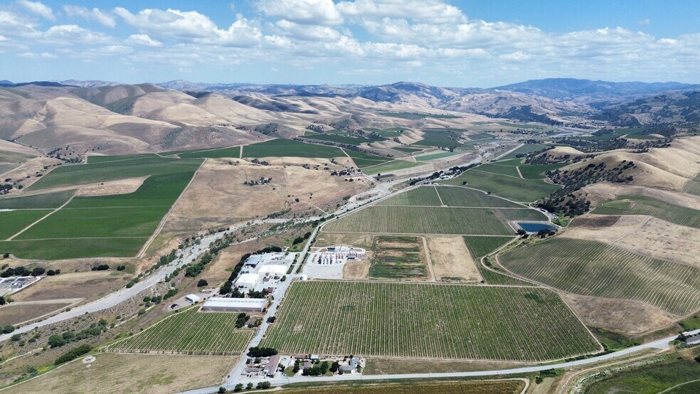 Primary Photo Of 385 Panoche Rd, Paicines Winery Vineyard For Sale
