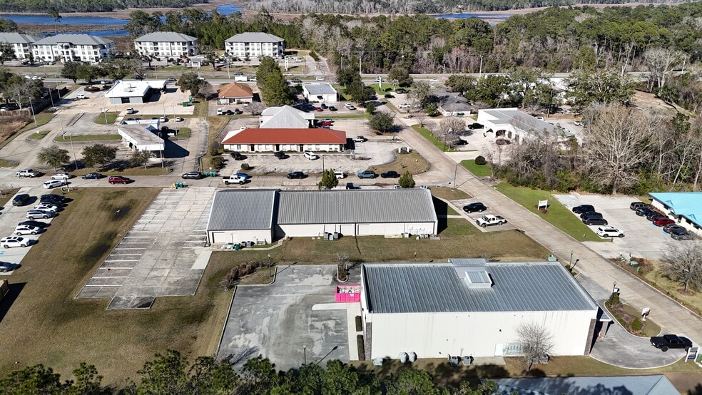 More Photos Of 998 N Halstead Rd, Ocean Springs Office For Lease